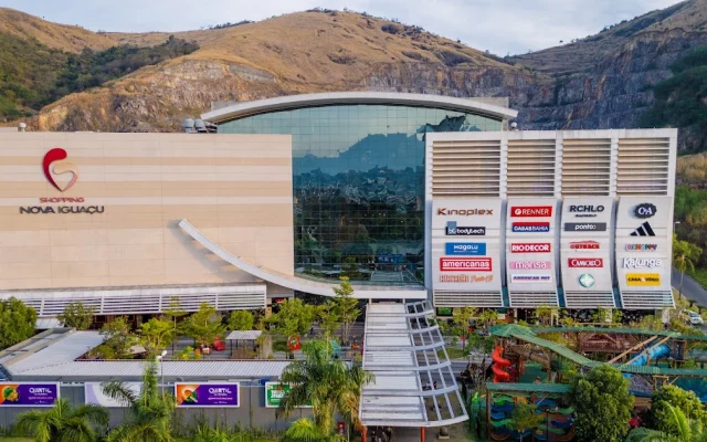 Estudantes acompanham aulão gratuito de revisão para o Enem no Shopping Nova Iguaçu, na Baixada Fluminense