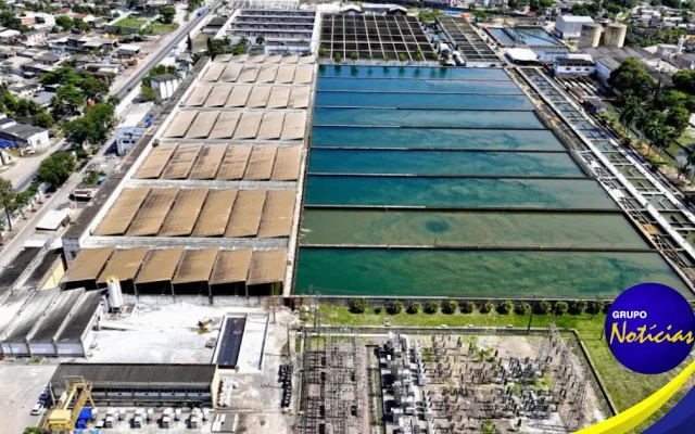 Ruas de Belford Roxo e tubulações de água durante manutenção do Sistema Guandu