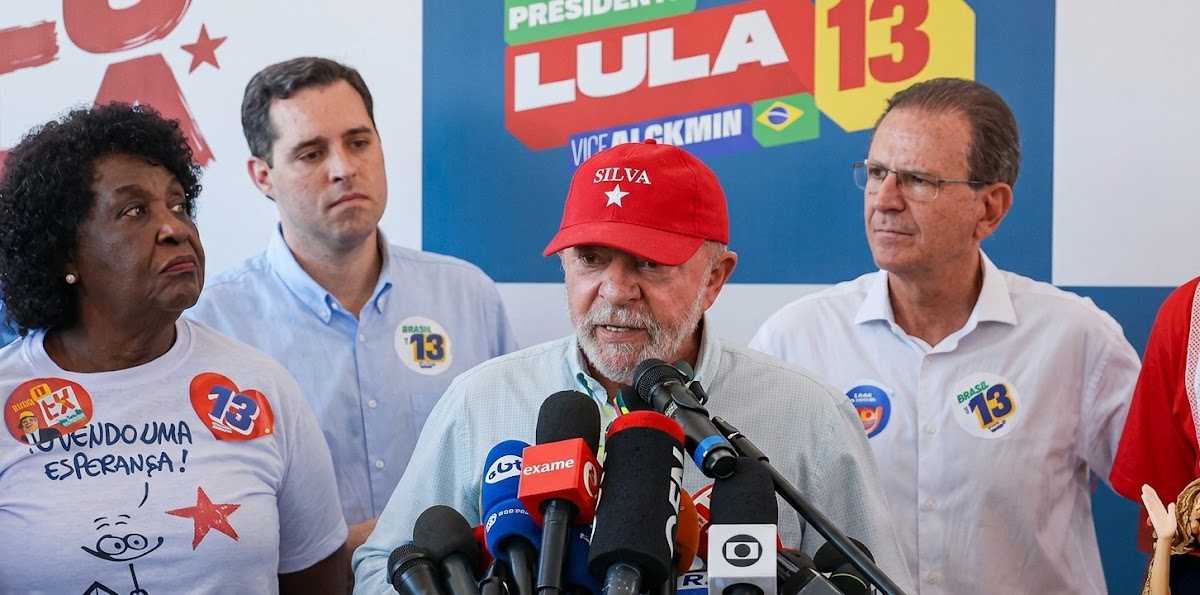 Presidente Luiz Inácio Lula da Silva fala com jornalistas durante agenda política no Rio de Janeiro.